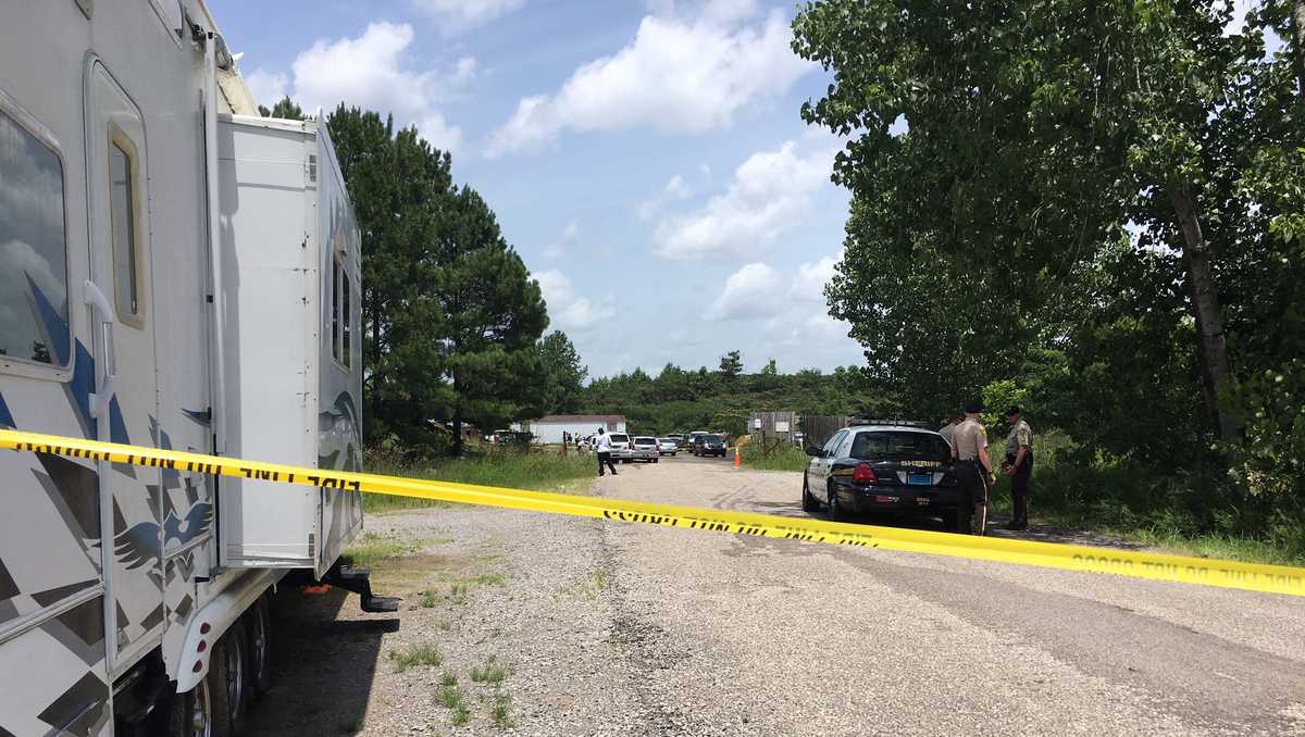 1 dead, 2 injured in shooting outside north Jefferson County paving ...