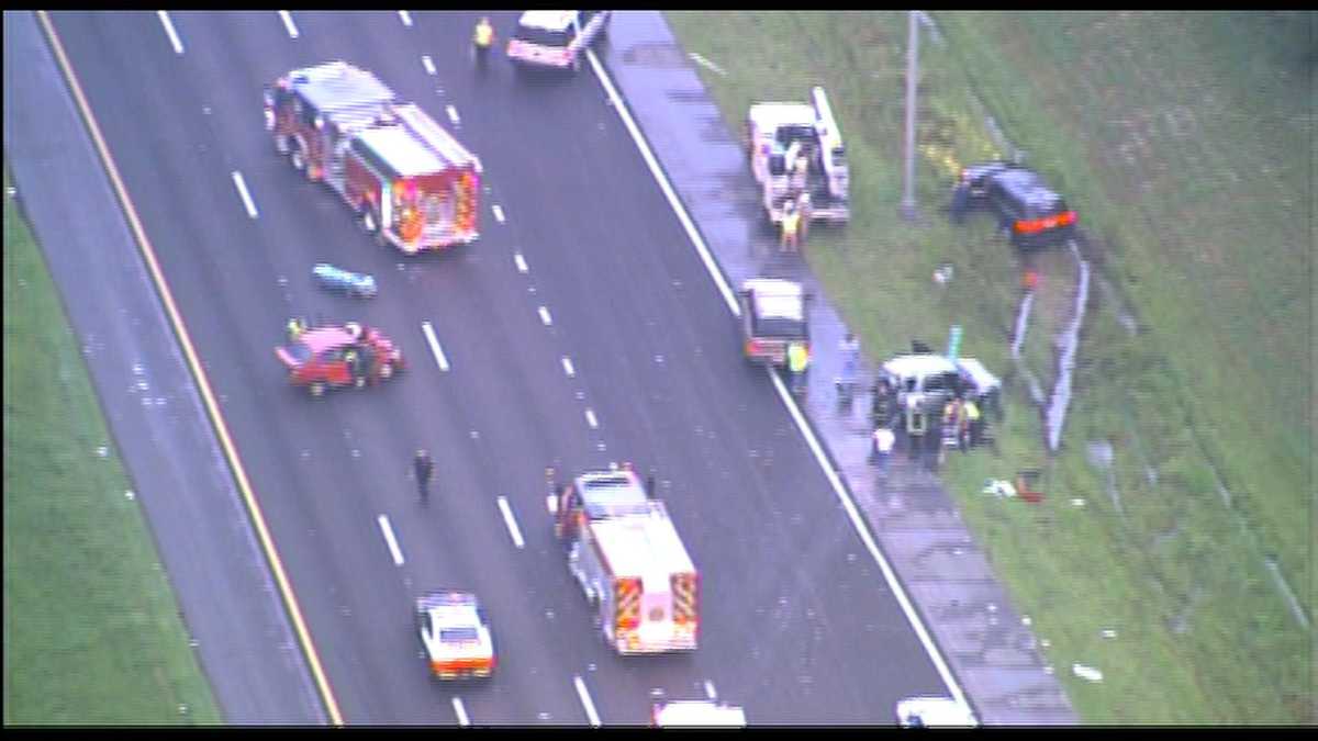 Multi-vehicle crash shuts down I-4 in Deltona