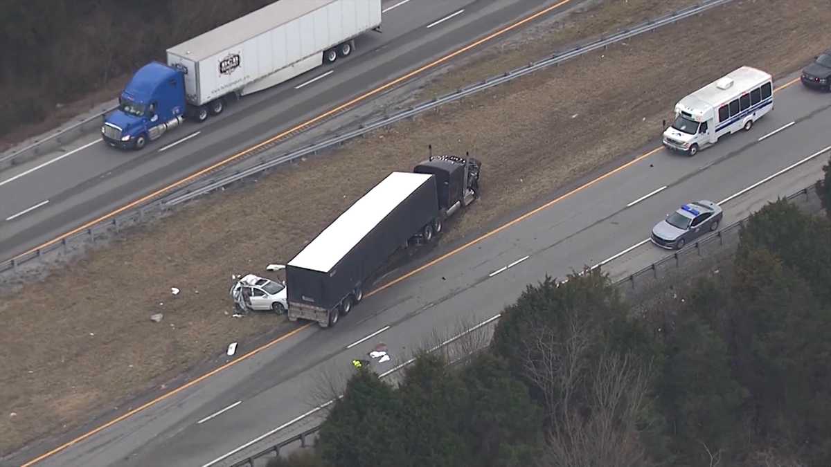 2 killed in crash on WB I64 in Frankfort