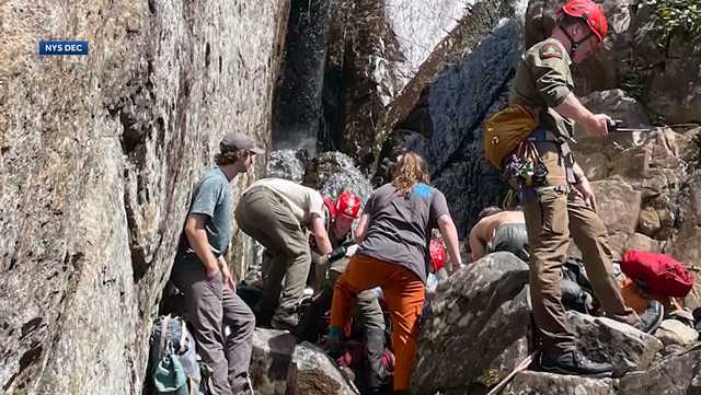 Hiker falls 40 feet from Trap Dike - Vimarsana News