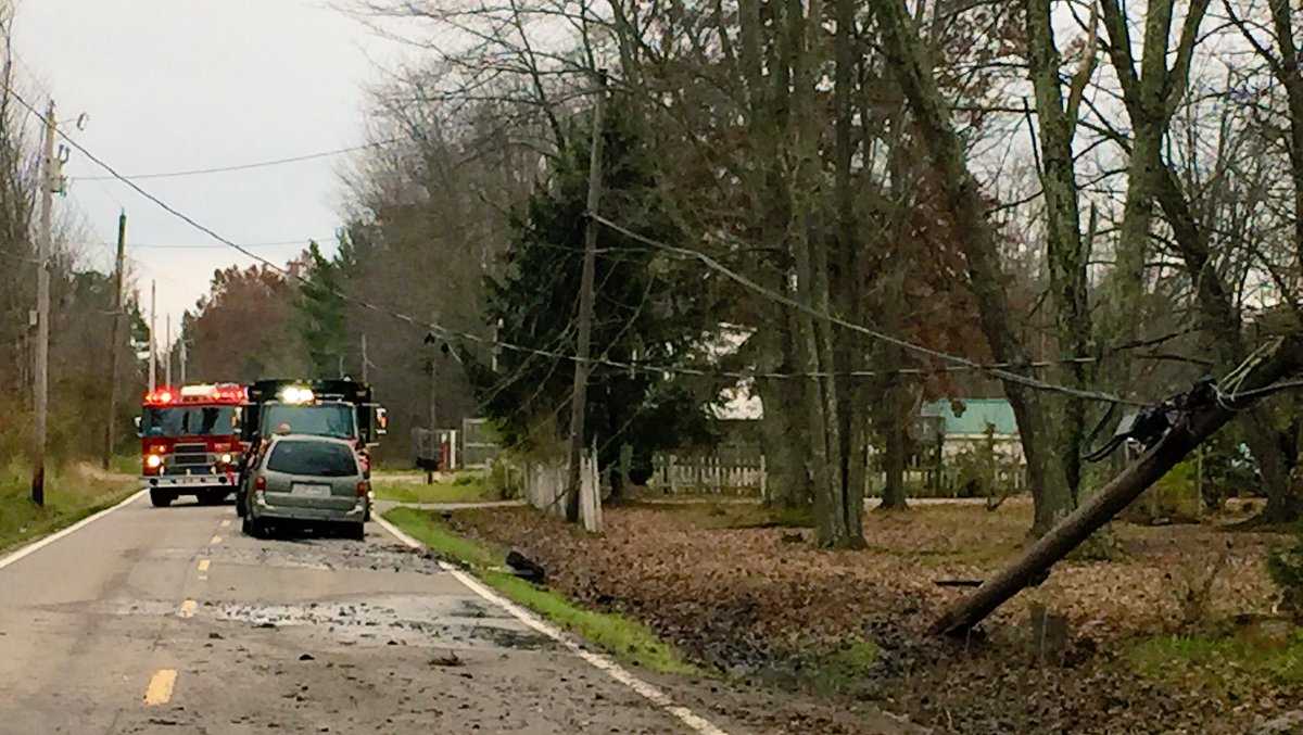 Police: Car veers off road, crashes into pole in Clermont County