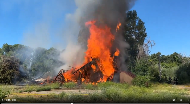 Fire burns house to the ground in Sacramento