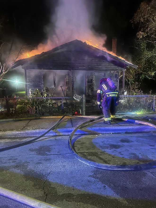 Early morning fire destroys DeLand home