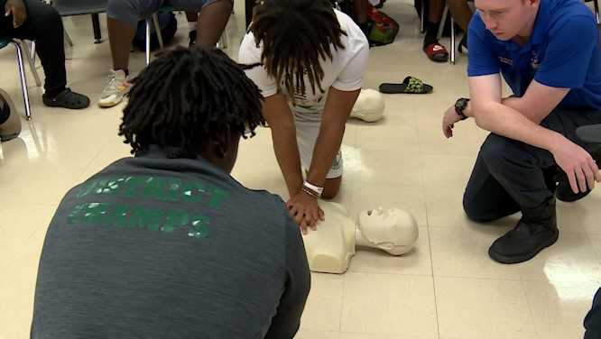 Florida high school football athletes become CPR certified