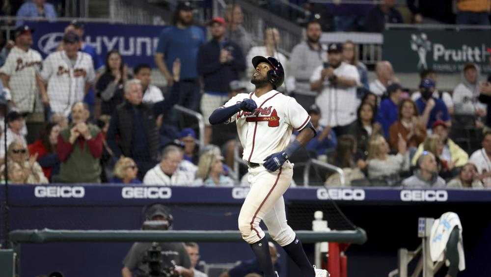 Braves star Albies carried away after fouling ball off knee