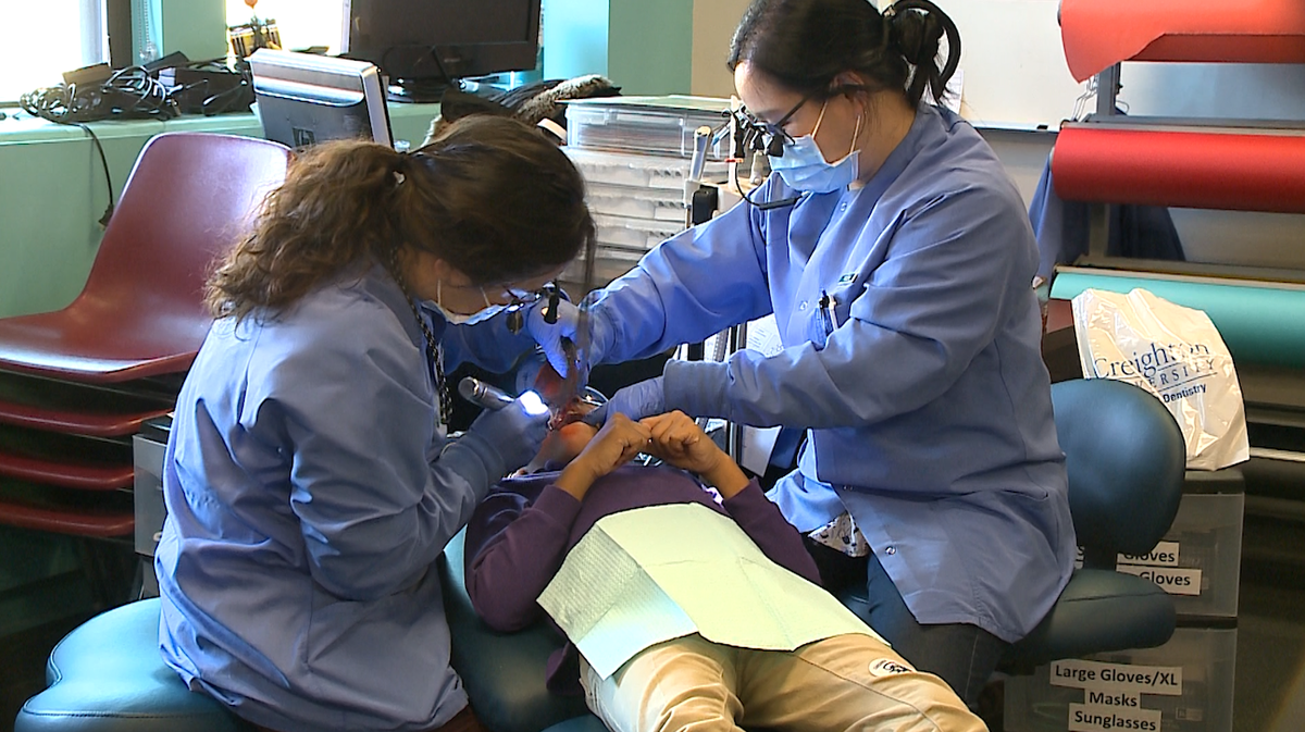 Creighton dental students host dental clinic at Nelson Mandela Elementary