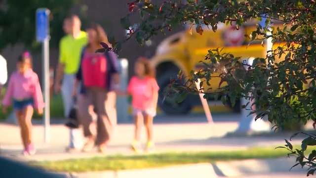 Iowa parents struggle with COVID-19 mask decisions as school begins - Vimarsana News