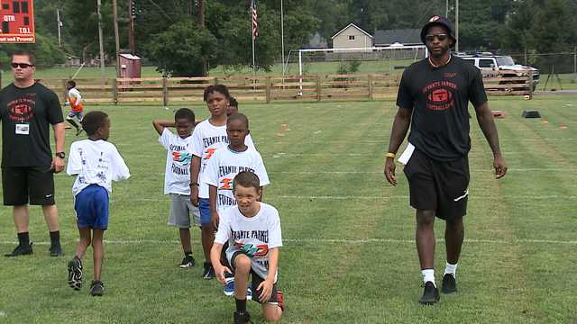 DeVante Parker hosts camp in Louisville for the first time