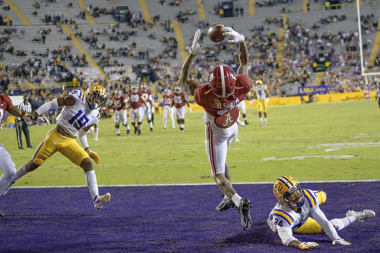 Alabama's DeVonta Smith becomes the fourth wide receiver to win