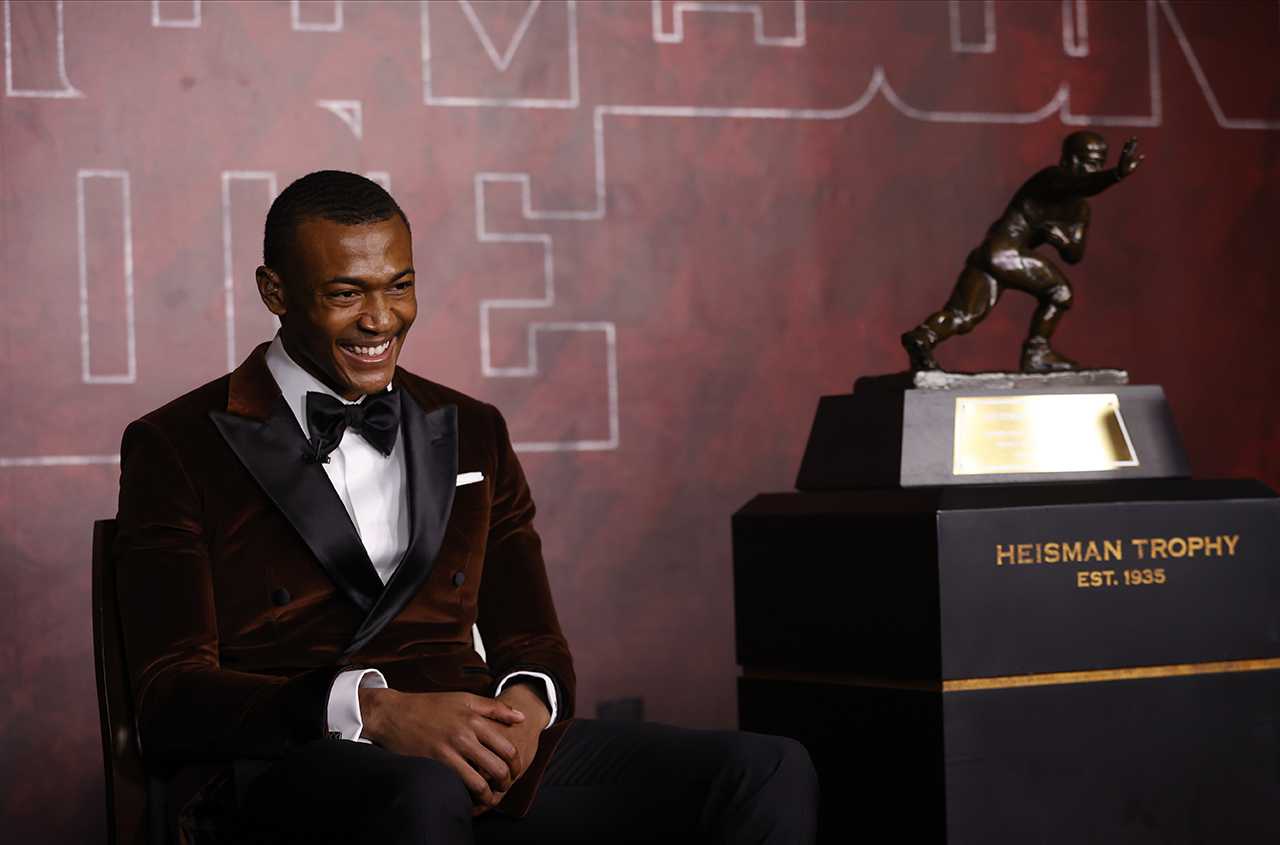 Alabama's DeVonta Smith Wins 2020 Heisman Trophy