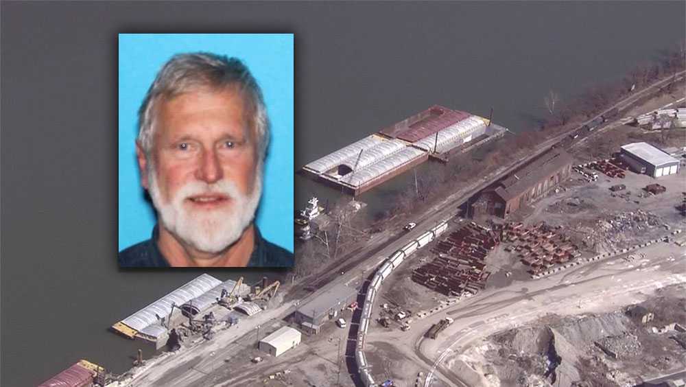 Barge workers find body of missing man in Ohio River