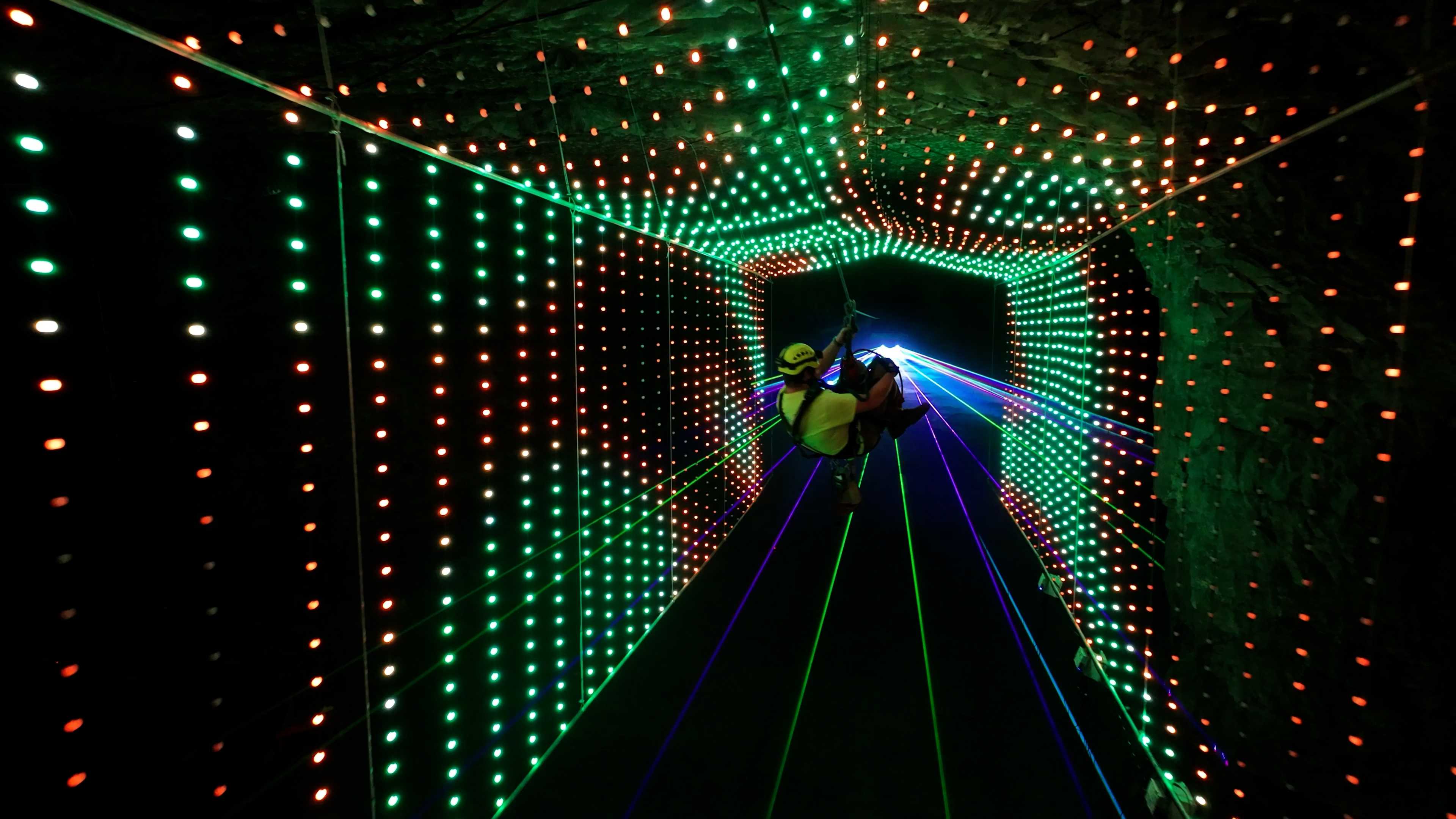 ILLUMINATED TUNNEL DX版エディション4/45 New glow-in-the-dark ziplines offered at Louisville Mega Caverns