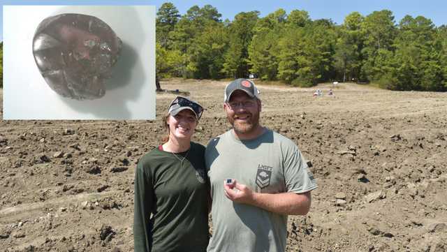 Minnesota couple celebrates 10 year wedding anniversary, finds 1.90 carat brown diamond - Vimarsana News