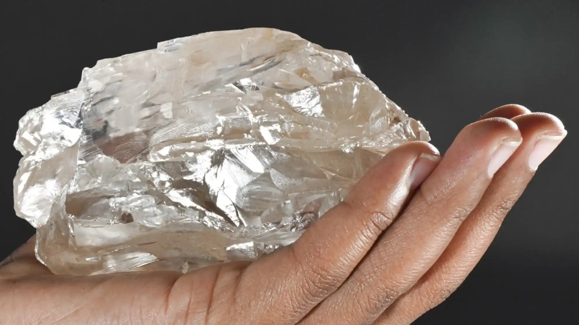 Huge 2,492-carat diamond unearthed in Botswana