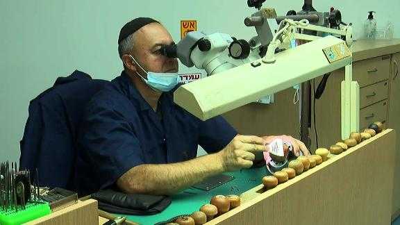 Israeli jeweler makes a diamond face mask