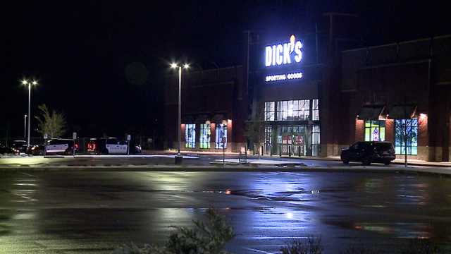 2 Dick's Sporting Goods stores receive bomb threats