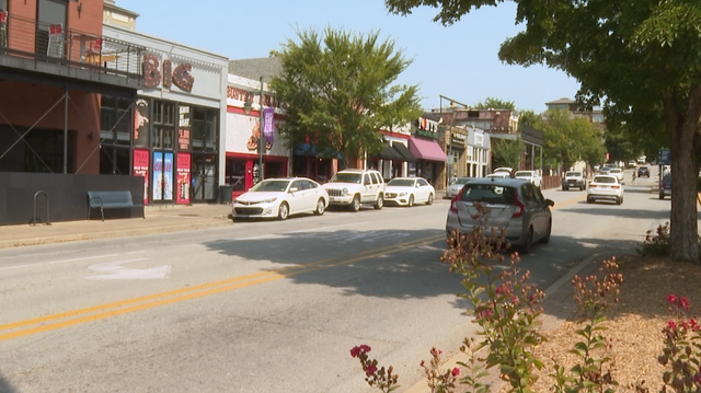 Fayetteville coalition hires firm to assess parking issues - Vimarsana News