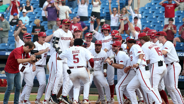 Arkansas walks off Texas A&M in SEC Tournament opener - Vimarsana News
