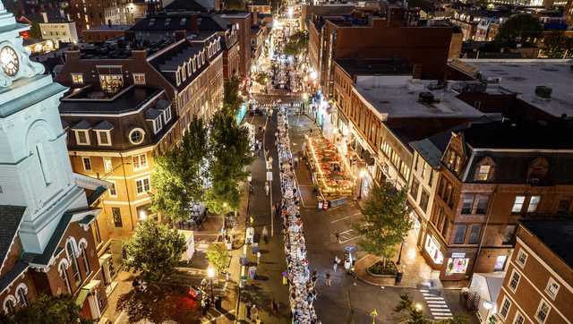 Dinner stretches along Congress St. in Portsmouth, New Hampshire - Vimarsana News