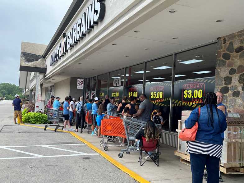 New overstock store will cater to bargain hunters 