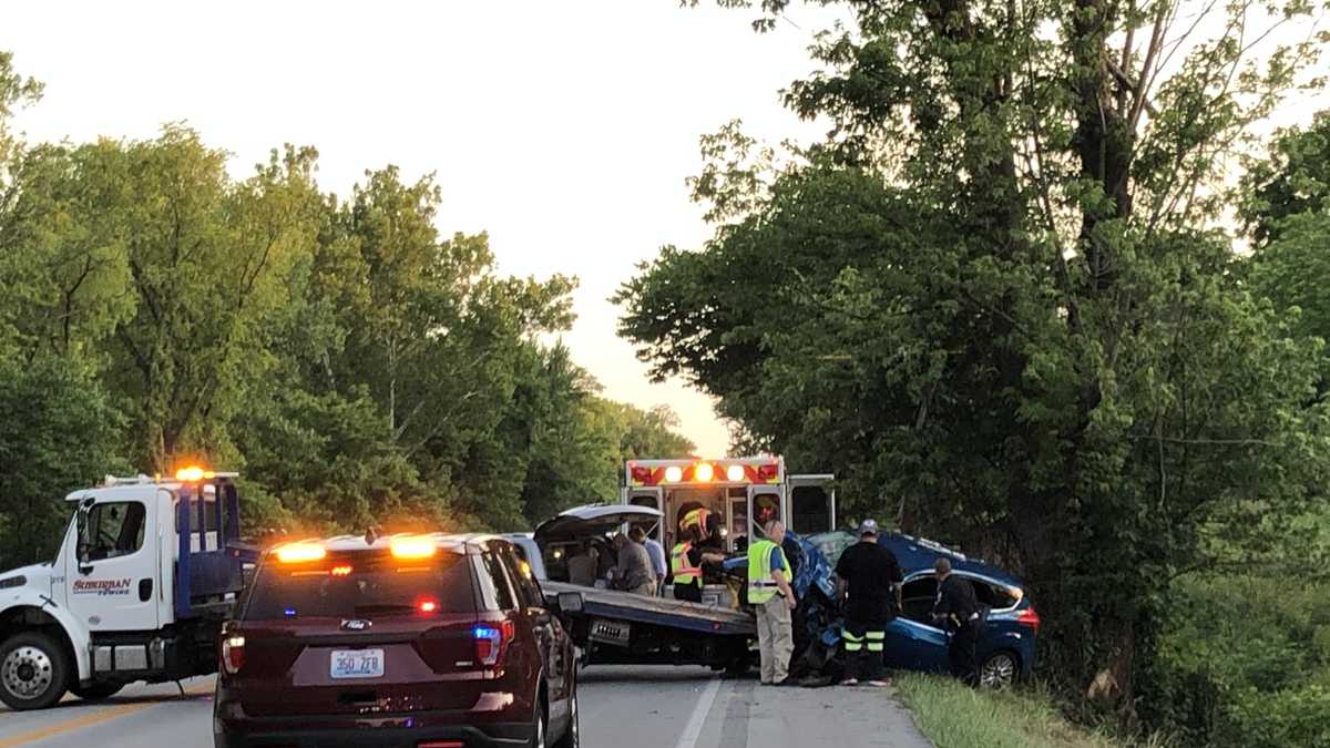 LMPD Man killed after vehicle strikes tree on Dixie Highway near