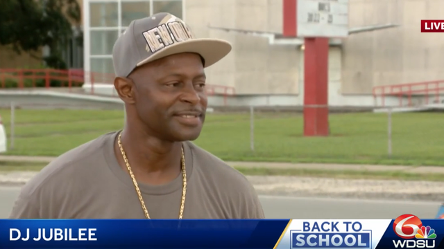 A man known for being a pioneer of bounce music is inspiring students in the classroom. DJ Jubilee talks about the lasting impact of his music. - Vimarsana News