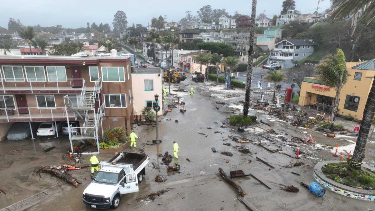 Photos Damage in Capitola caused by bomb cyclone