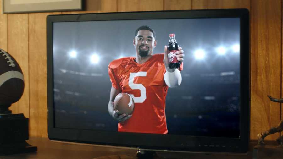 Clemson's DJ Uiagalelei signs endorsement deal with Dr. Pepper