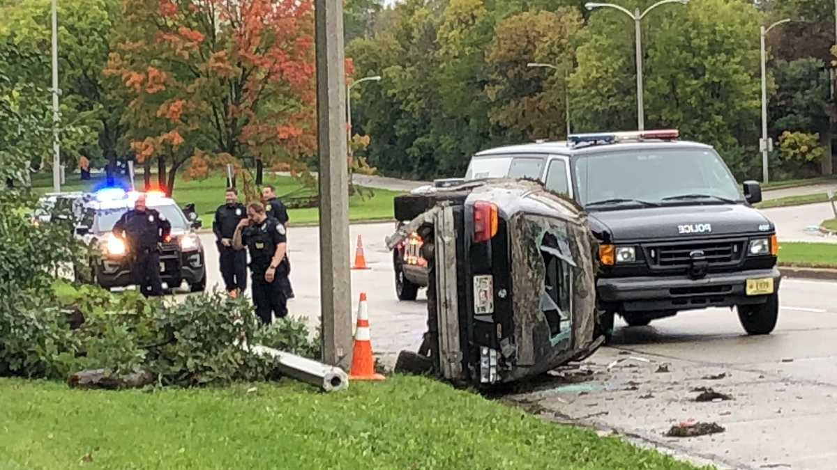 Stolen car leads to police chase, rollover crash