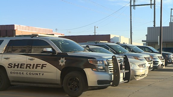 Dodge County sheriff searching for suspicious man approaching kids - Vimarsana News