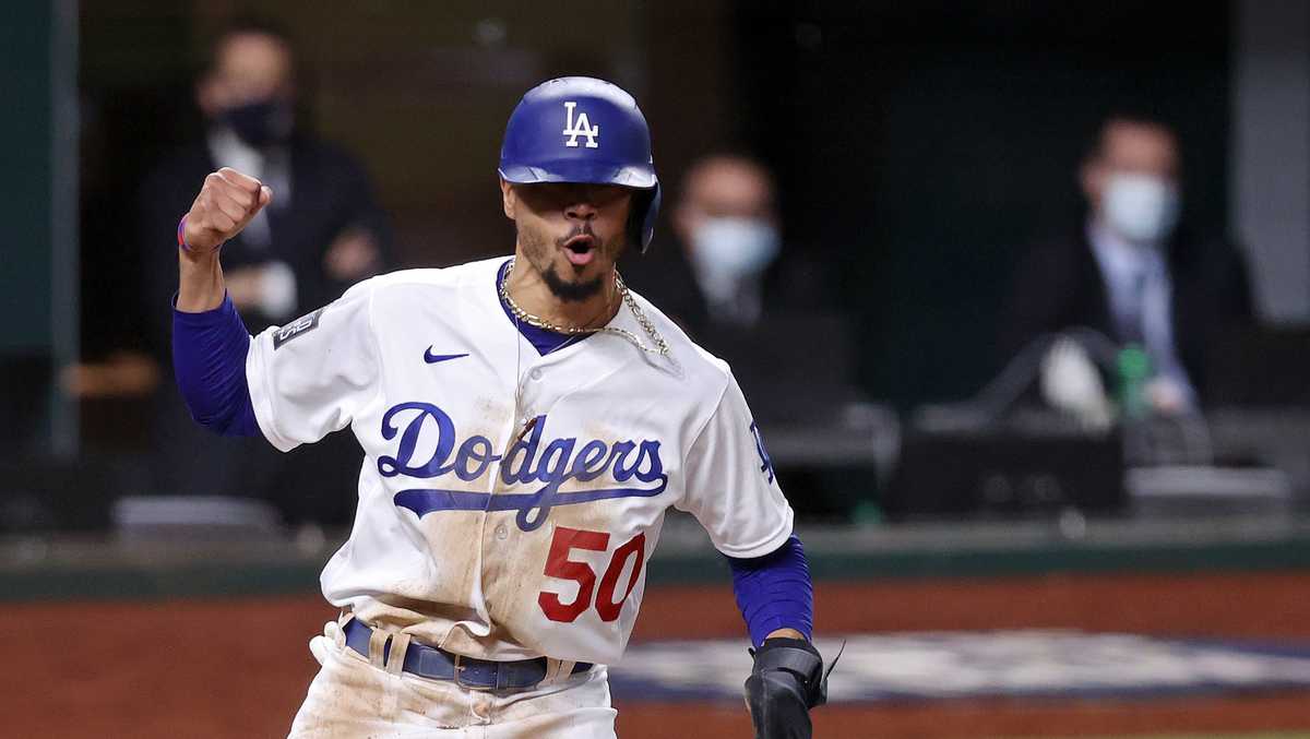 Dodgers run in to celebrate 2020 World Series win! (Mookie Betts, Clayton  Kershaw, more!) 