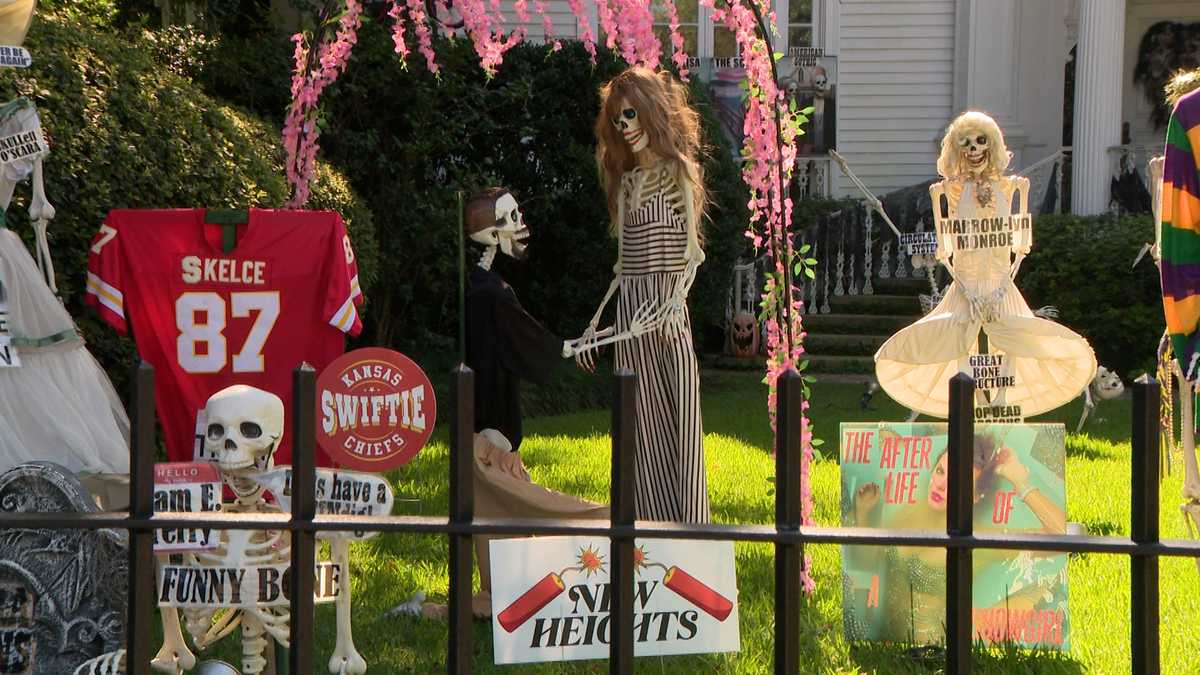 New Orleans house displays Taylor Swift engagement, Coldplay jumbotron scandal