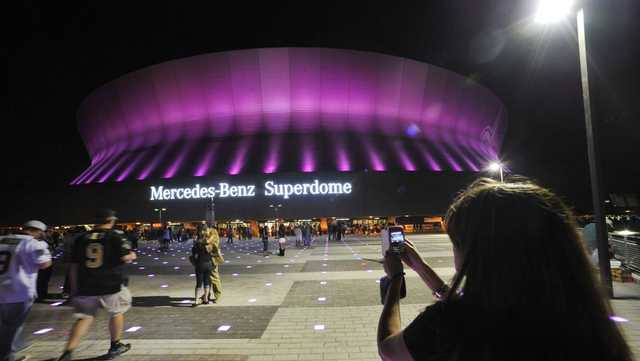 Superdome in Red - At night, Mercedes-Benz Superdome, the home