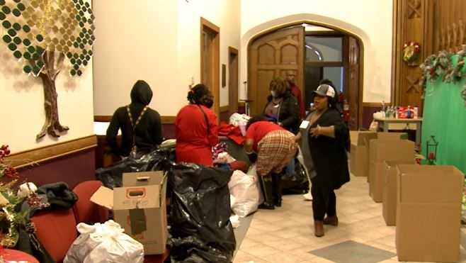 Community supports victims of deadly fire at Watterson Lakeview Apartments