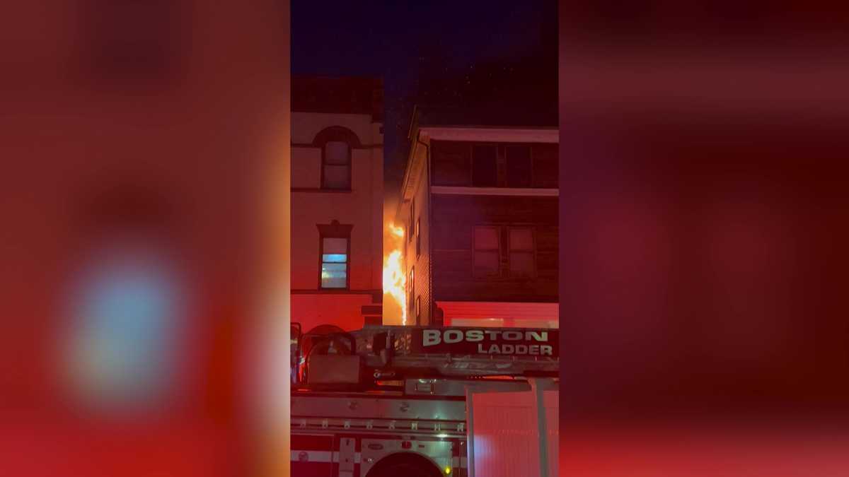 7人在波士顿三层公寓大火中无家可归
