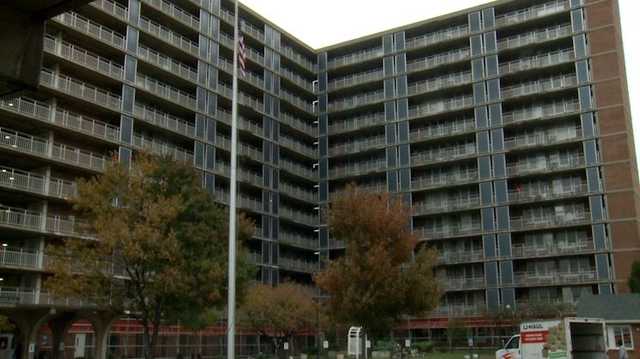 Residents of Louisville public housing apartment complex address poor living conditions - Vimarsana News