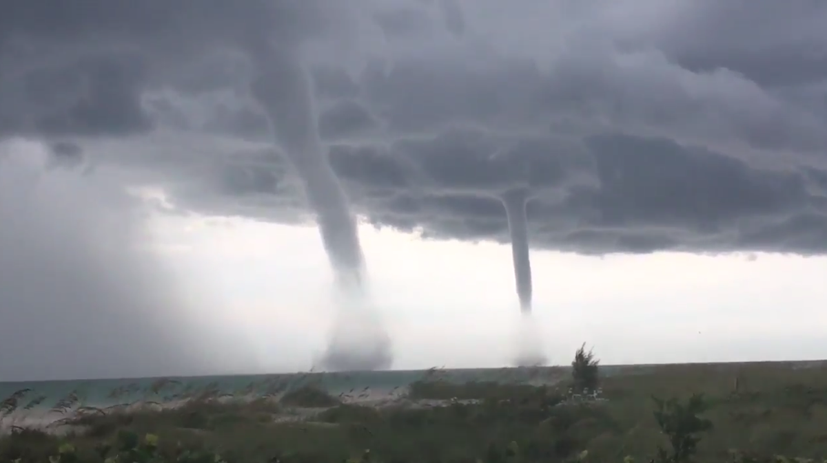 Incredible Double Waterspouts Caught On Camera Off Florida Coast 5367