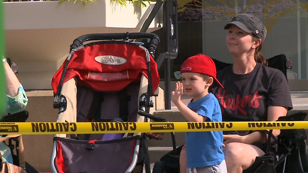 Families and kids line up for Douglas County Fair parade