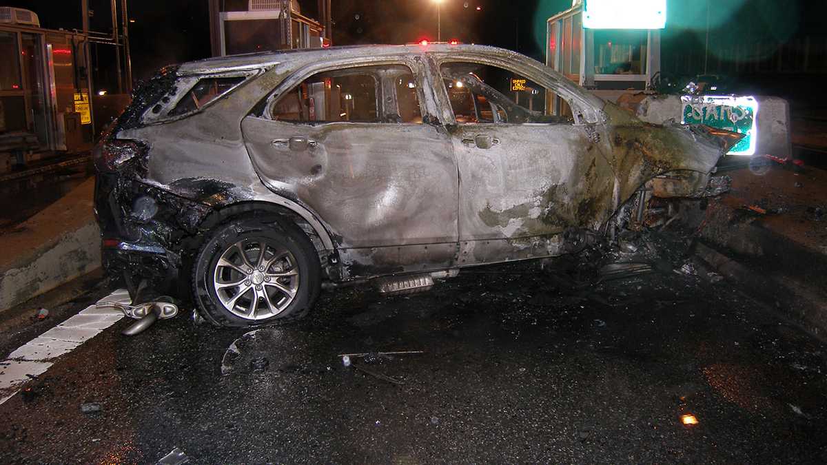 Man pronounced dead after fiery Dover toll plaza crash