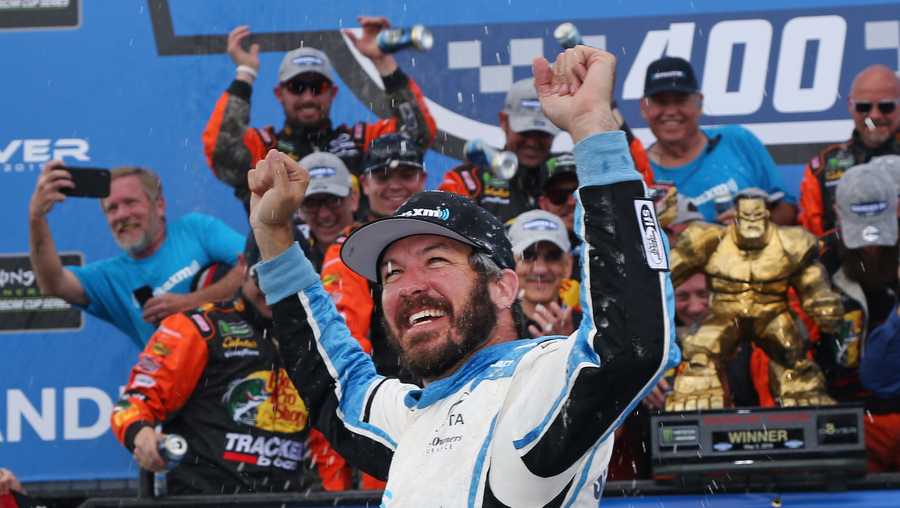 Martin Truex, Jr. wins NASCAR race at Dover