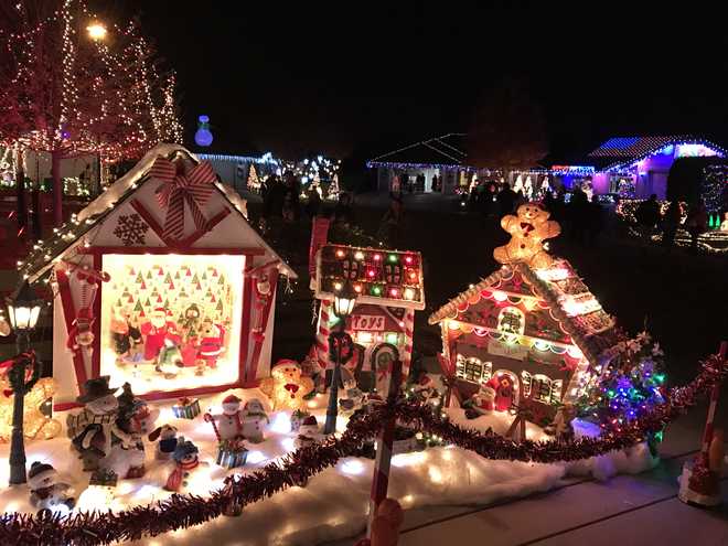 Dovewood Court Christmas Lights Days 2022 10 Best Norcal Spots To Indulge In Christmas Cheer