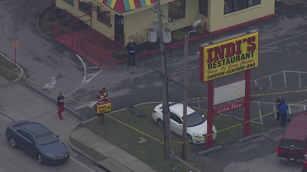 Shooting reported at chicken restaurant on Cane Run Road in Louisville