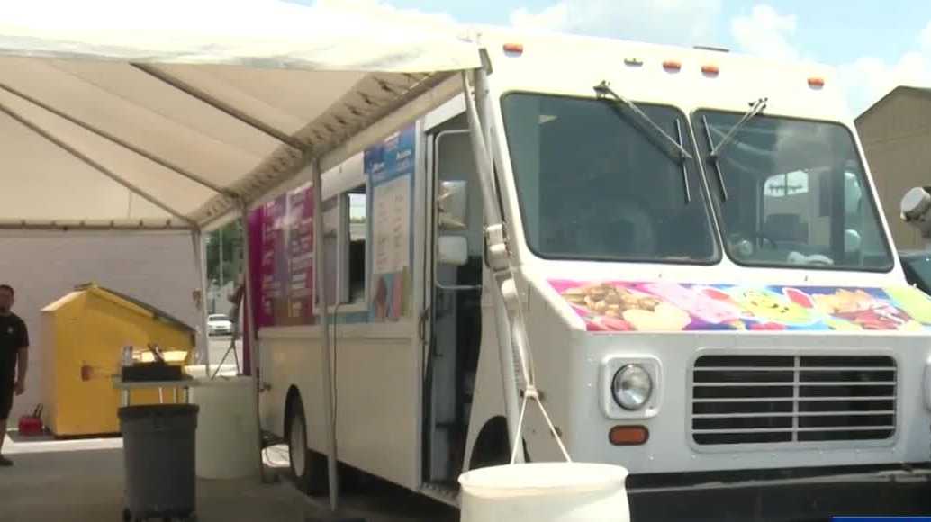 Popular Louisville ice cream shop still offering up cold treats despite