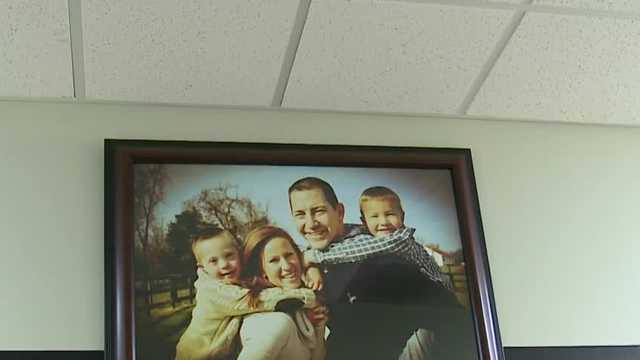 Widow of Officer Jason Ellis reflects on loss 10 years later - Vimarsana News