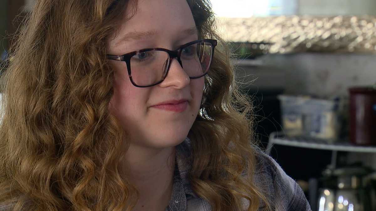 Teen uses college savings to buy Ohio restaurant she worked at