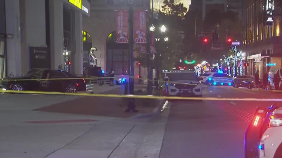 1 killed in downtown Orlando after parking garage shooting