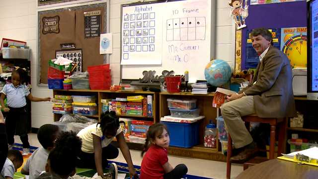 Doctor becomes substitute teacher, donates paycheck back to class - Vimarsana News