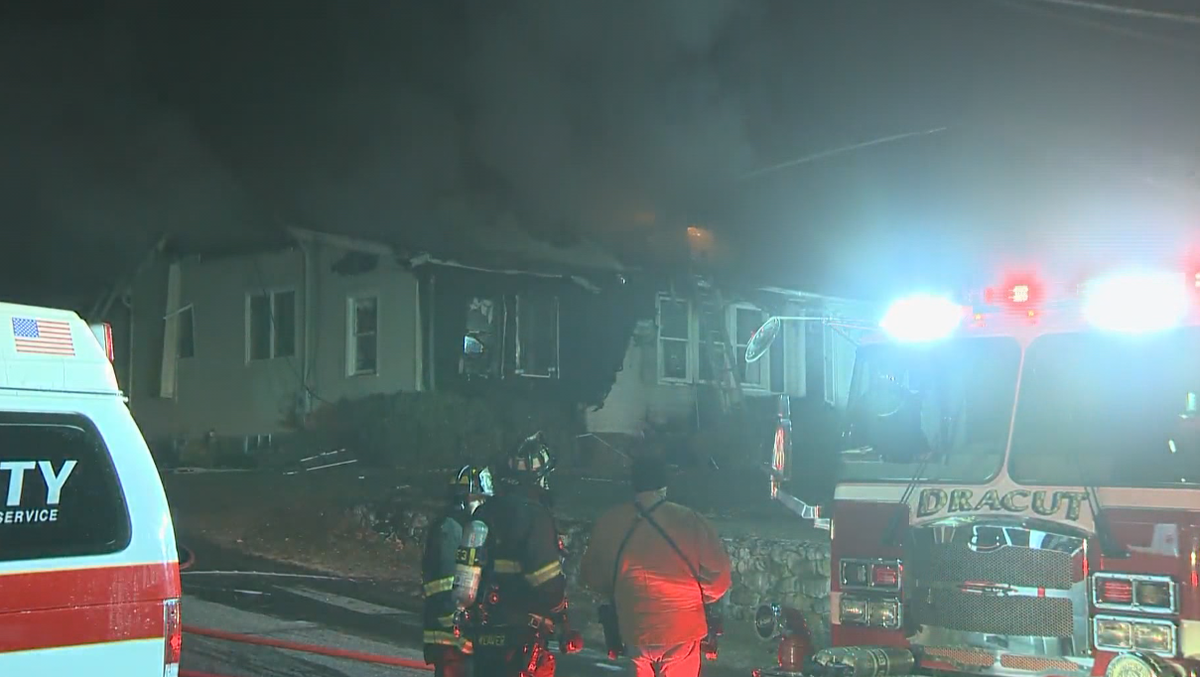 4alarm fire in Dracut strands people in frigid air