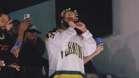 Drake wears University of Vermont jersey to Lil Yachty concert