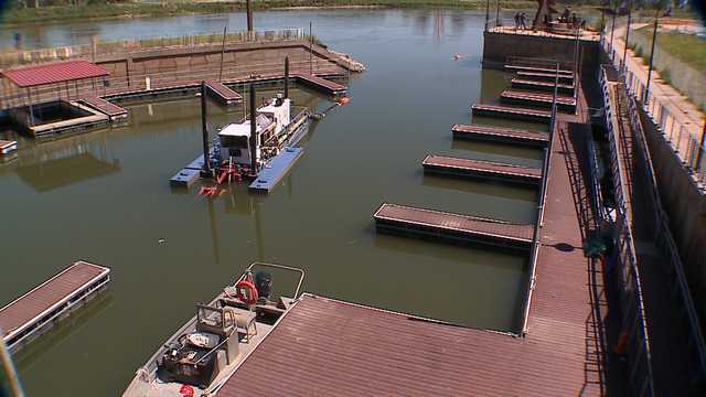 Crews dredging out Omaha's Riverfront marina from 2019 flooding - Vimarsana News